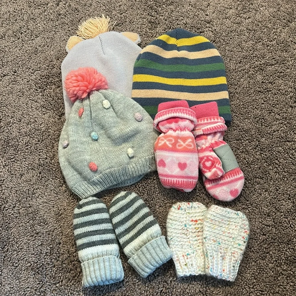 Baby/toddler girls winter hat & gloves bundle!